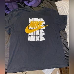 Men’s Nike T-shirt size extra large